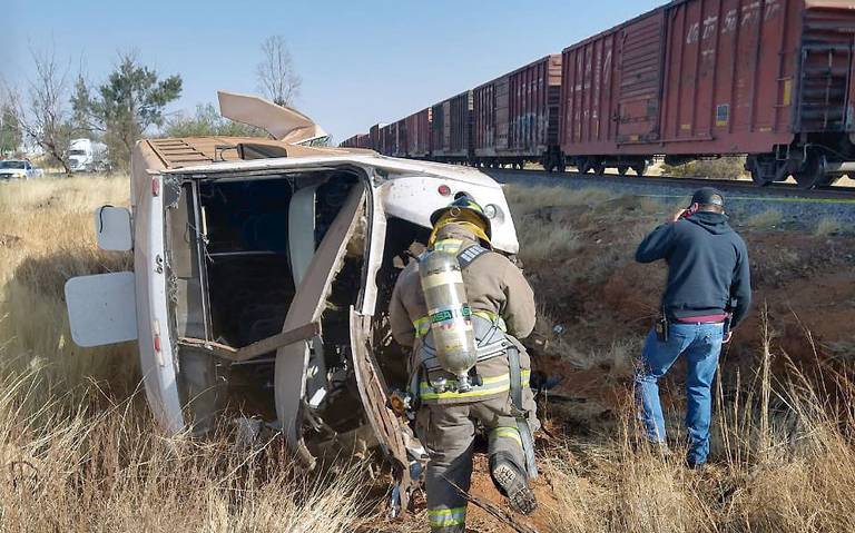 Muere conductor de autobús aplastado por el tren thumbnail