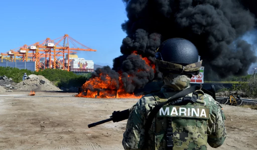 Incineran media tonelada de cocaína asegurada en el puerto de Manzanillo thumbnail