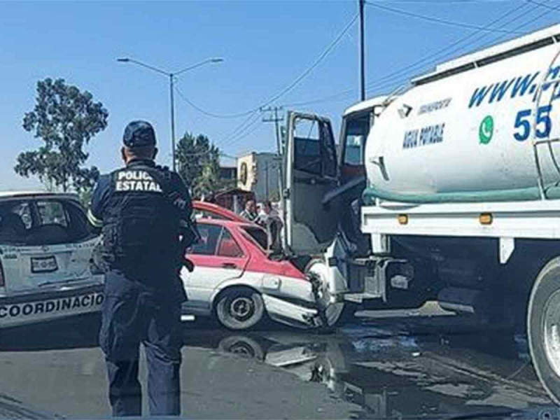 Se registra carambola sobre Avenida Central en Ecatepec; hay una persona herida thumbnail