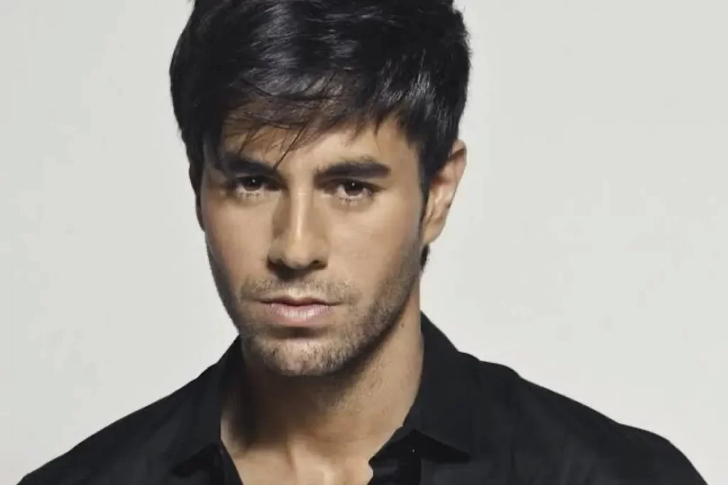 Aseguran que Enrique Iglesias no asistirá a la boda de su media hermana por fobia thumbnail