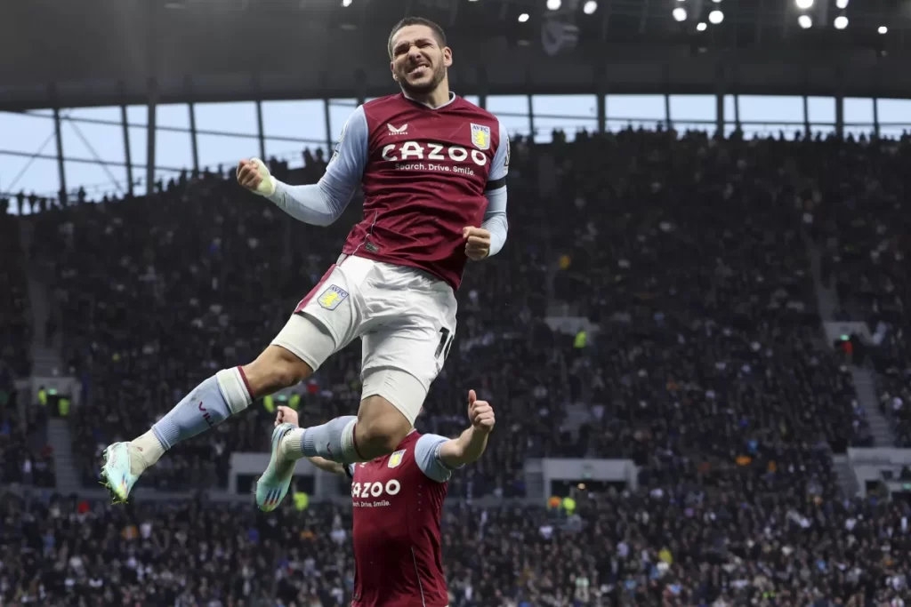 Aston Villa gana 2-0 a Tottenham y es 5to en Liga Premier thumbnail