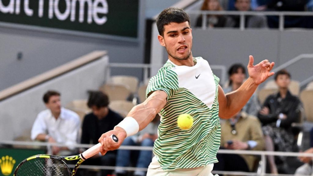 Carlos Alcaraz pasa por encima de Musetti y ya está en cuartos de Roland Garros thumbnail