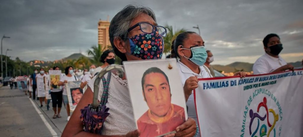 Desapariciones en México, lengua materna, justicia social, Corea del Norte… Las noticias del lunes thumbnail