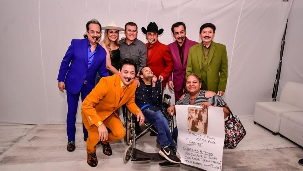 Jesús Martín cumple su sueño y conoce a los Tigres del Norte thumbnail