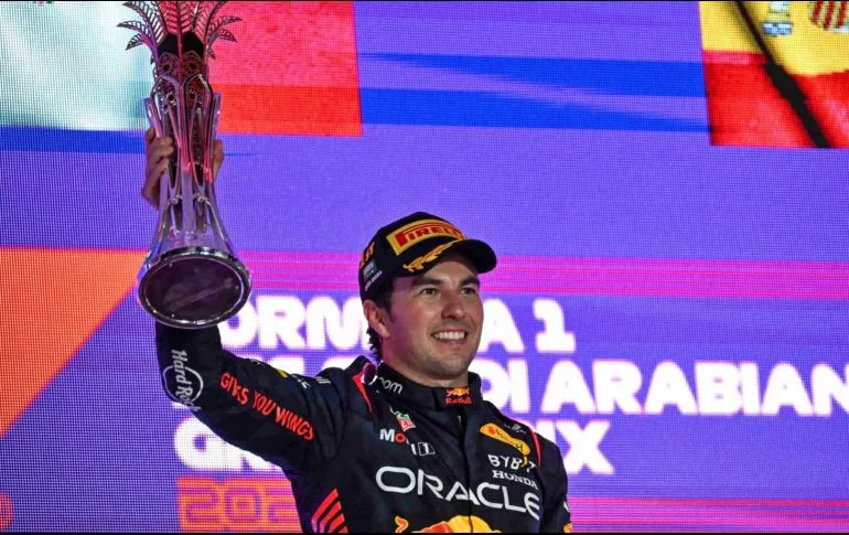 La emotiva promesa que Checo Pérez le hizo a su padre en la F1 thumbnail
