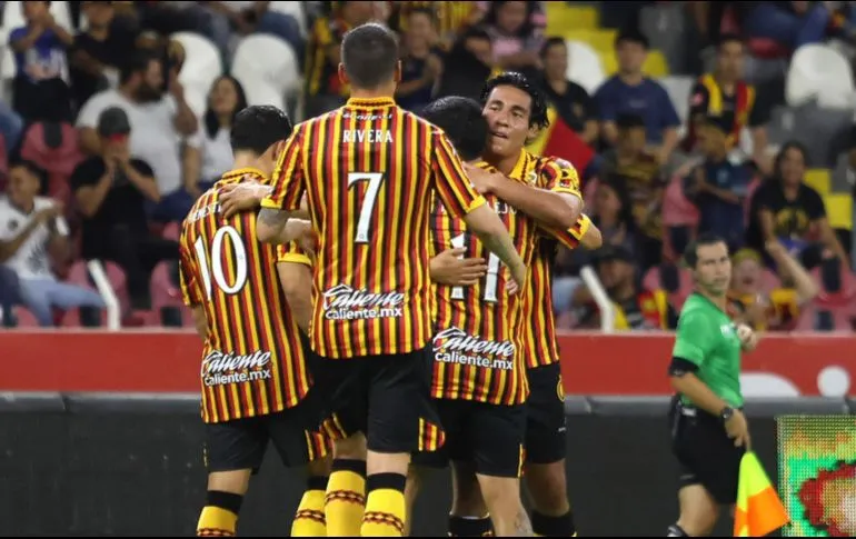 Leones Negros golea a los Alebrijes thumbnail