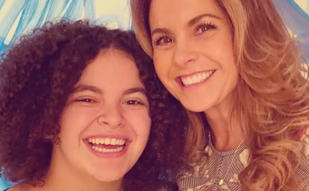 Lucero Mijares se sincera- ‘He estado muy cuidada por mis papás’.jpg thumbnail