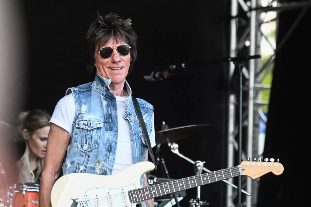 Muere el legendario guitarrista británico Jeff Beck thumbnail