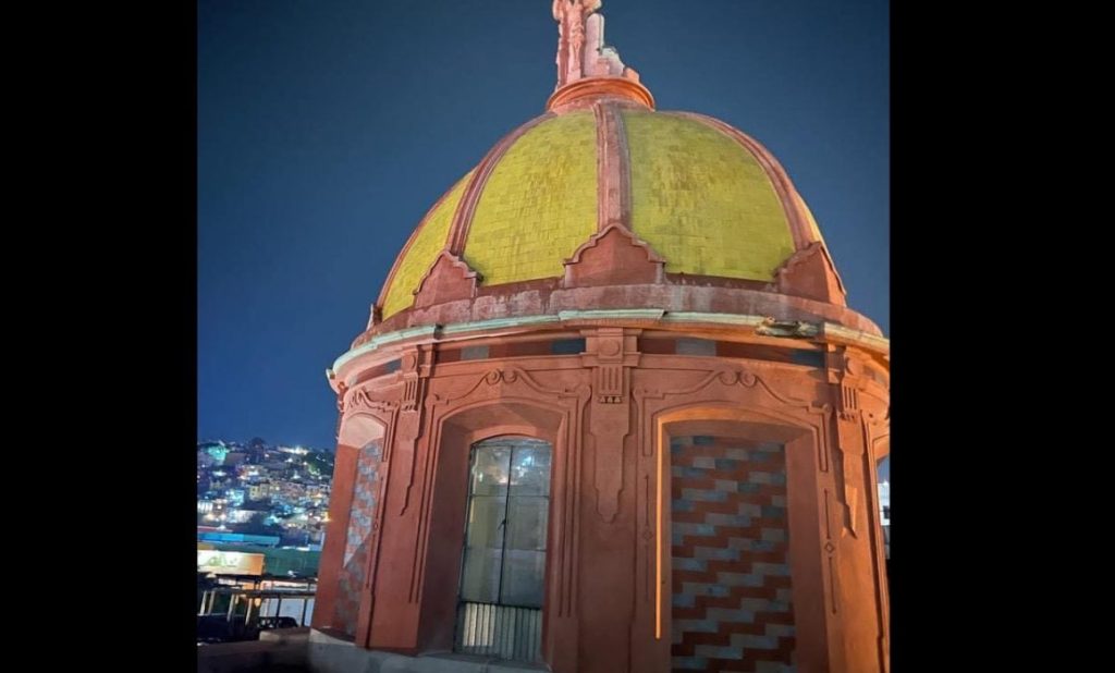 Rayo destruye cúpula de famoso templo de Pardo en Guanajuato capital thumbnail