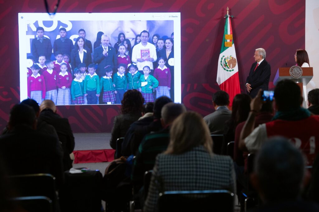 Regresan a clases 26 estados con casi 96 millones libros de texto, reportan AMLO y SEP thumbnail