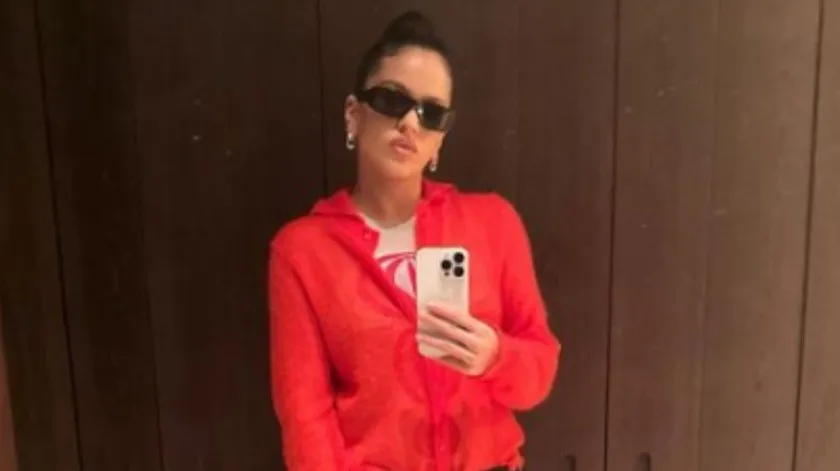 Rosalía califica exóticos snacks japoneses en TikTok thumbnail