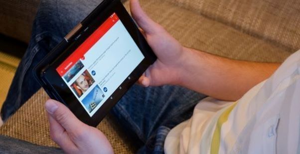 Sancionado un policía nacional por actuar como youtuber sin solicitar la compatibilidad thumbnail