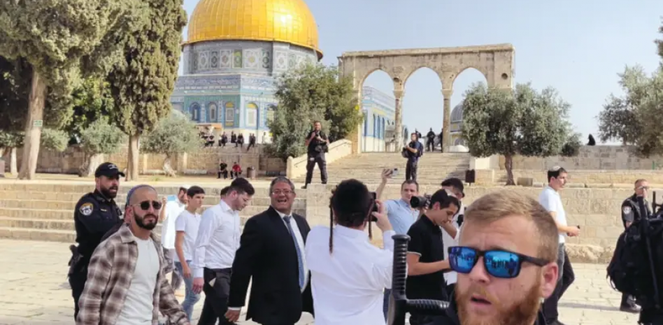 Supremacista judío provoca ira musulmana con visita a la Explanada de las Mezquitas thumbnail