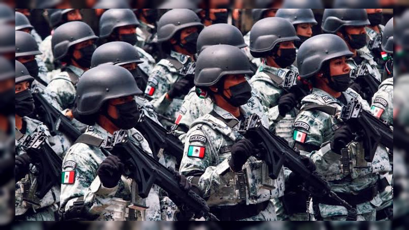 Ejército gasta 1.6 mdp en gorras y termos que se regalarán en Desfile del 16 de septiembre thumbnail