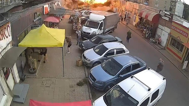 Incidente en mercado central en Ucrania, deja 16 personas sin vida thumbnail