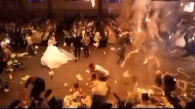 Irak Salón de fiestas se incendia durante boda y deja al menos 100 personas sin vida thumbnail