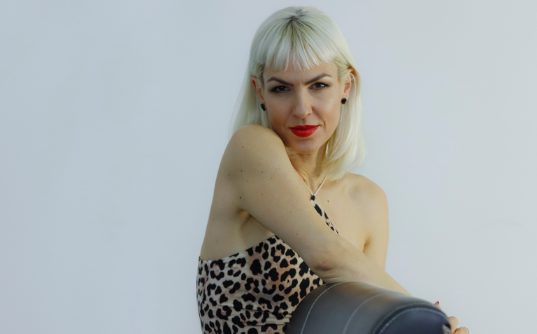 Karen Souza crea una amalgama de amor y jazz en su nuevo disco thumbnail