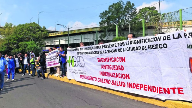Protestan trabajadores de la salud en CDMX, por contratos permanentes y antigüedad laboral thumbnail