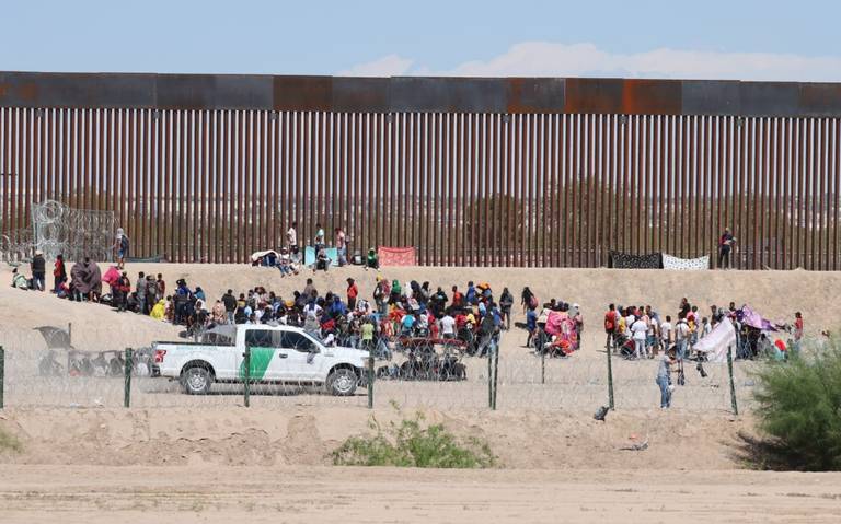 Se entregan 500 migrantes más a la Patrulla Fronteriza thumbnail