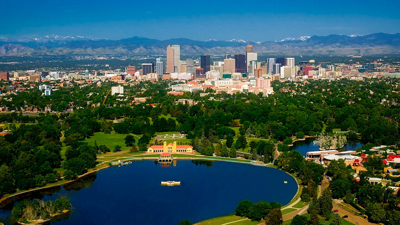 Se prepara Denver para llegadamasiva de migrantes desde Texas thumbnail