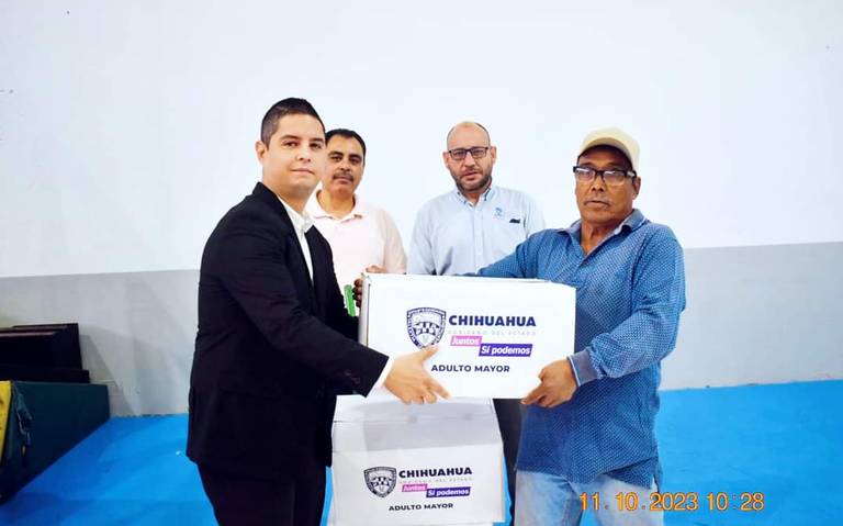 Alcalde de Ahumada realiza entrega de 63 apoyos alimentarios thumbnail