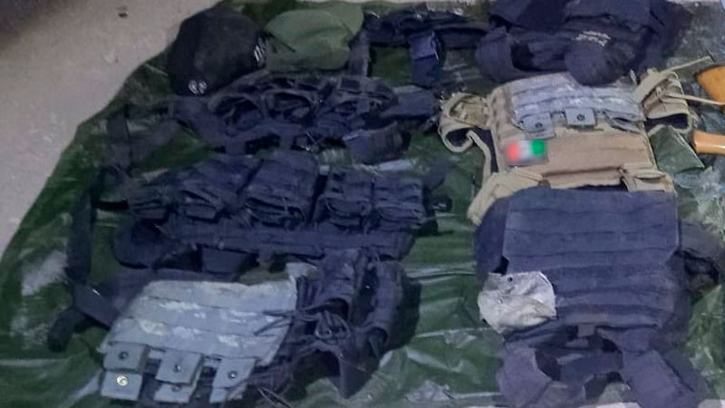 Aseguran vehículo con fusiles de asalto, cargadores y más de 500 cartuchos útiles, en Sonora thumbnail