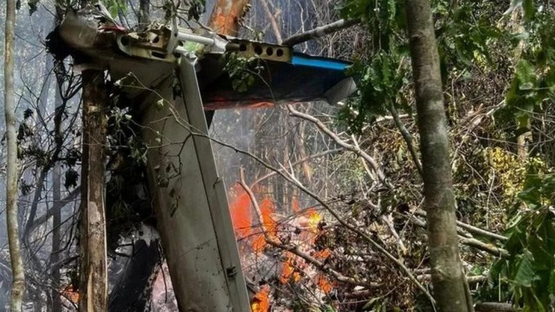 Pierden la vida 12 personas tras caída de un avión pequeño en Brasil thumbnail