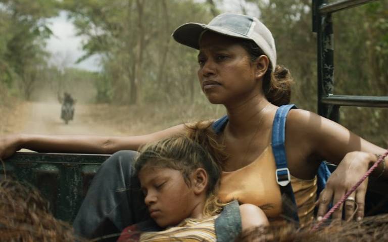 La directora Laura Baumeister debuta con La hija de todas las rabias thumbnail