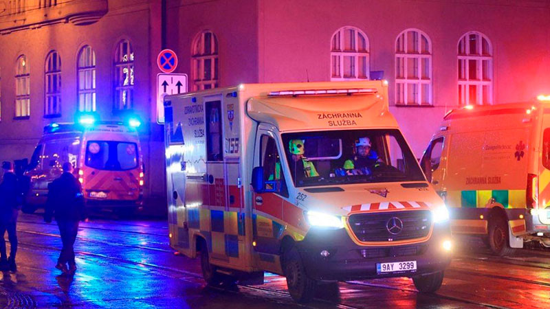 Al menos 15 muertos y 24 heridos tras ataque armado en la Universidad de Praga thumbnail