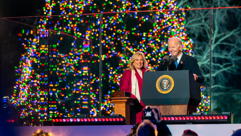 Biden se reúne con familiares de 8 personas privadas de su libertad thumbnail