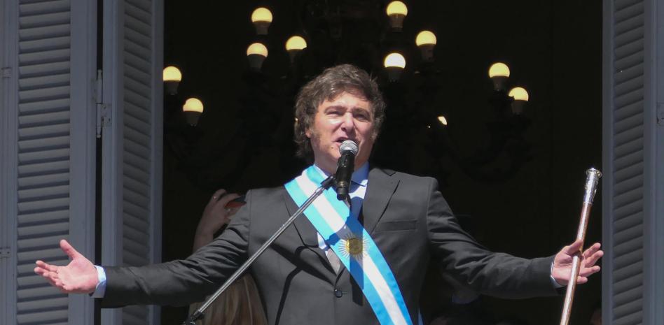 El Gobierno argentino quitará ayudas sociales a quienes asistan a protestas thumbnail