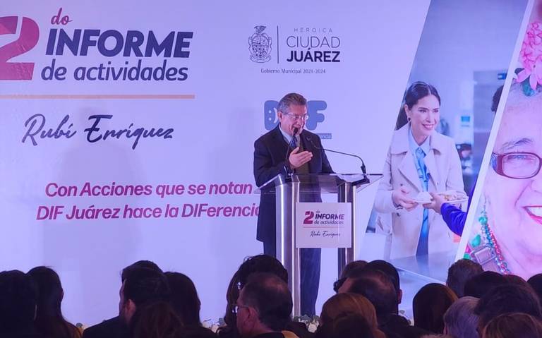 Felicitan funcionarios a Rubí Enríquez por su segundo informe al frente del DIF thumbnail