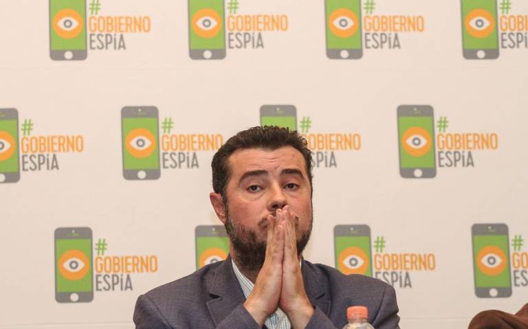 Jesuitas respaldan al Centro Prodh y a su exdirector por trabajo en el caso Ayotzinapa thumbnail