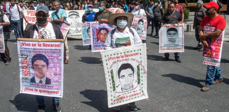 Padres de los 43 estudiantes de Ayotzinapa tendrán acceso a todos los archivos del caso thumbnail