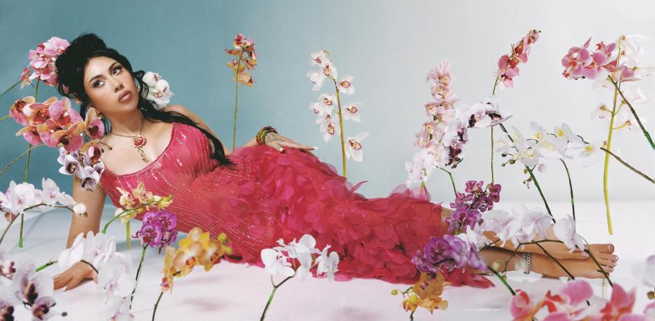 Kali Uchis estrenó ‘Orquídeas’ y una colaboración con Peso Pluma thumbnail