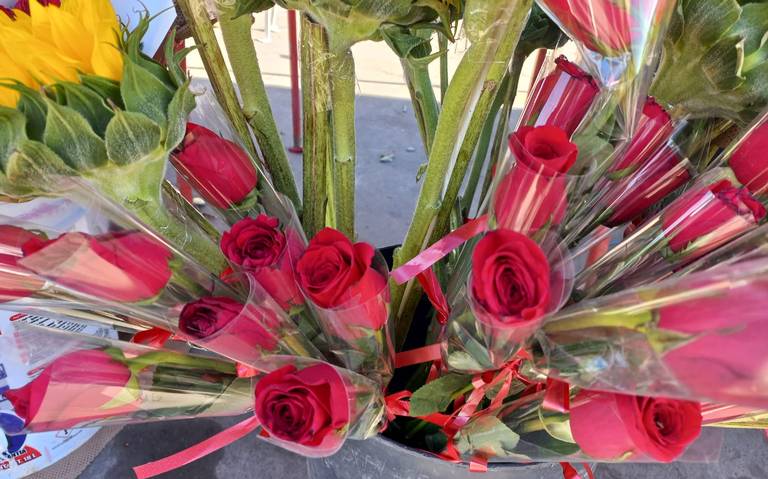 Cerca de 50 comerciantes han sacado su permiso de venta para San Valentín thumbnail