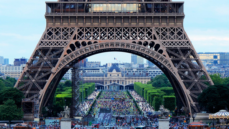 Cierran la Torre Eiffel por huelga de trabajadores thumbnail