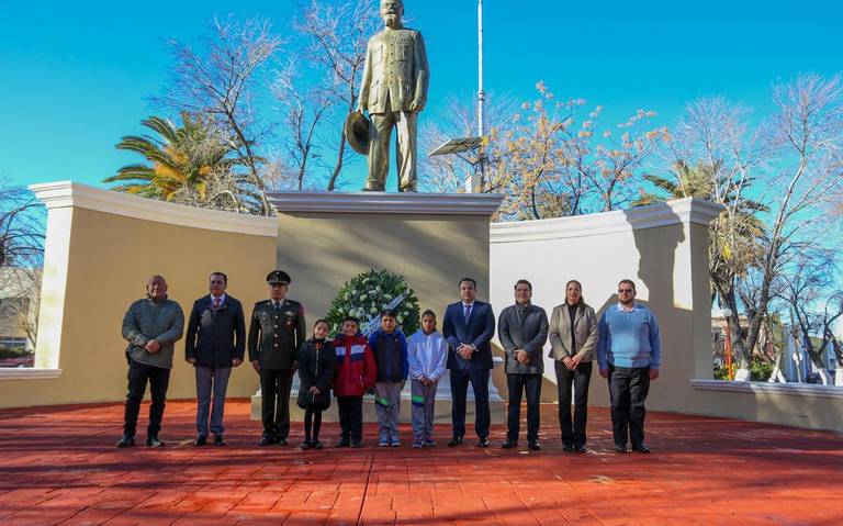 Conmemoran en Delicias el 107 Aniversario de la promulgación de la Constitución thumbnail