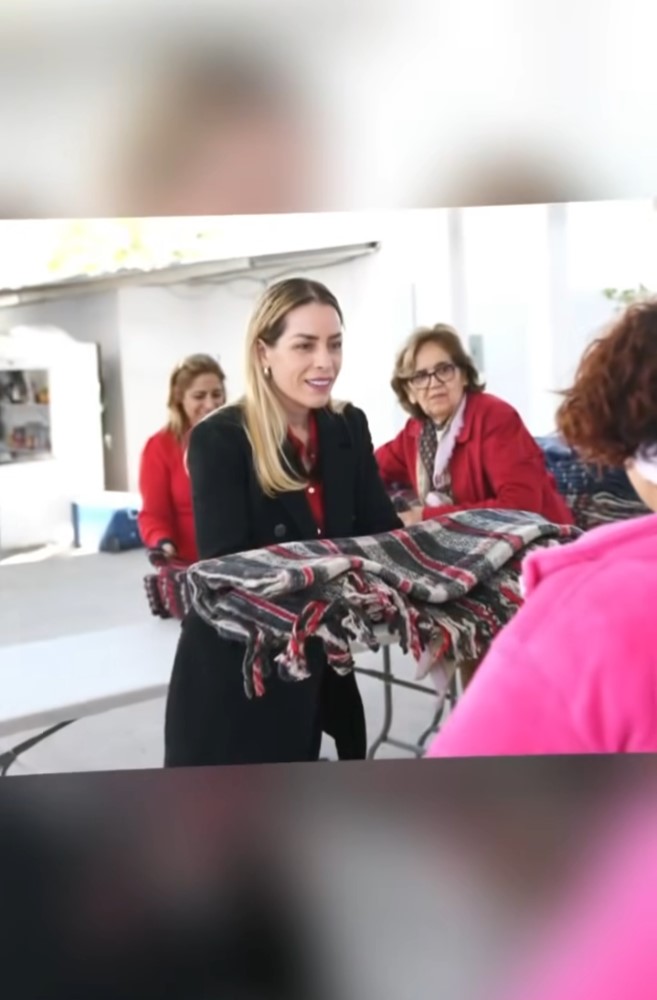 Entrega de cobijas a las personas privadas de la libertad del Centro Penitenciario Femenil de San Pedro de las Colonias. Verónica Martínez García thumbnail