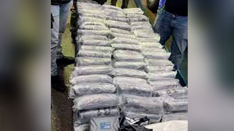 Incautan en California 110 paquetes con más de 70 mil pastillas de opioide thumbnail
