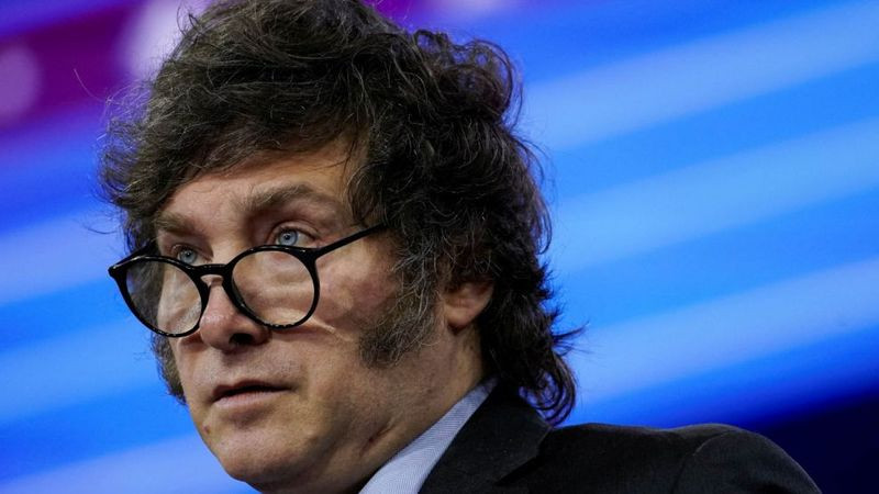 Javier Milei echa culpa al socialismo por alza de violencia en Rosario, Argentina thumbnail