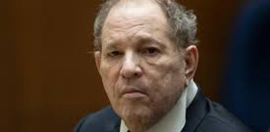 Ex productor acosador Harvey Weinstein comparecerá el miércoles en Nueva York thumbnail