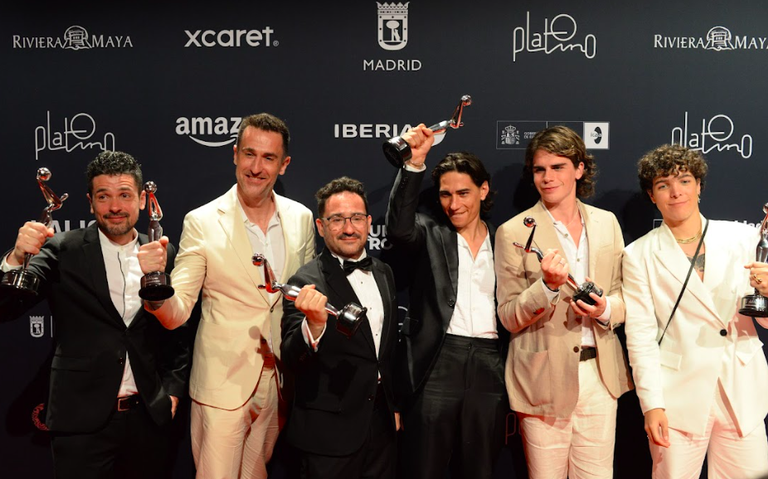premios platino thumbnail