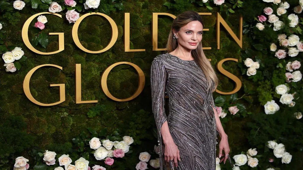 2025-01-06T013744Z_1651507874_HP1EL1604ISC6_RTRMADP_3_AWARDS-GOLDENGLOBES thumbnail