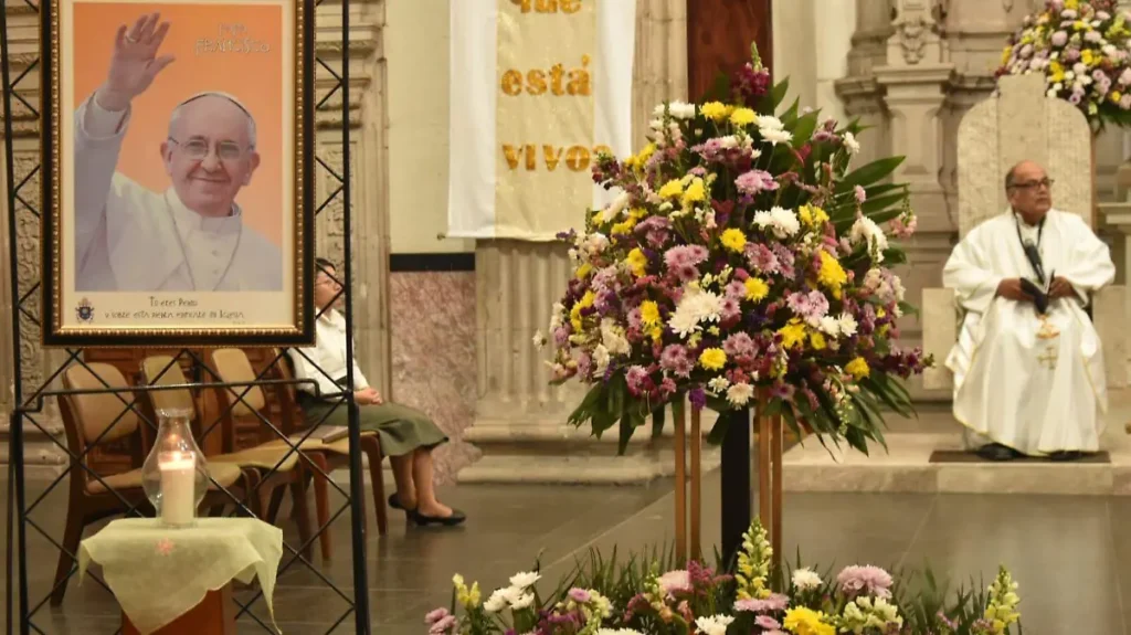 Llora Chihuahua la pérdida del Papa Francisco, doblan las campanas en señal de duelo thumbnail