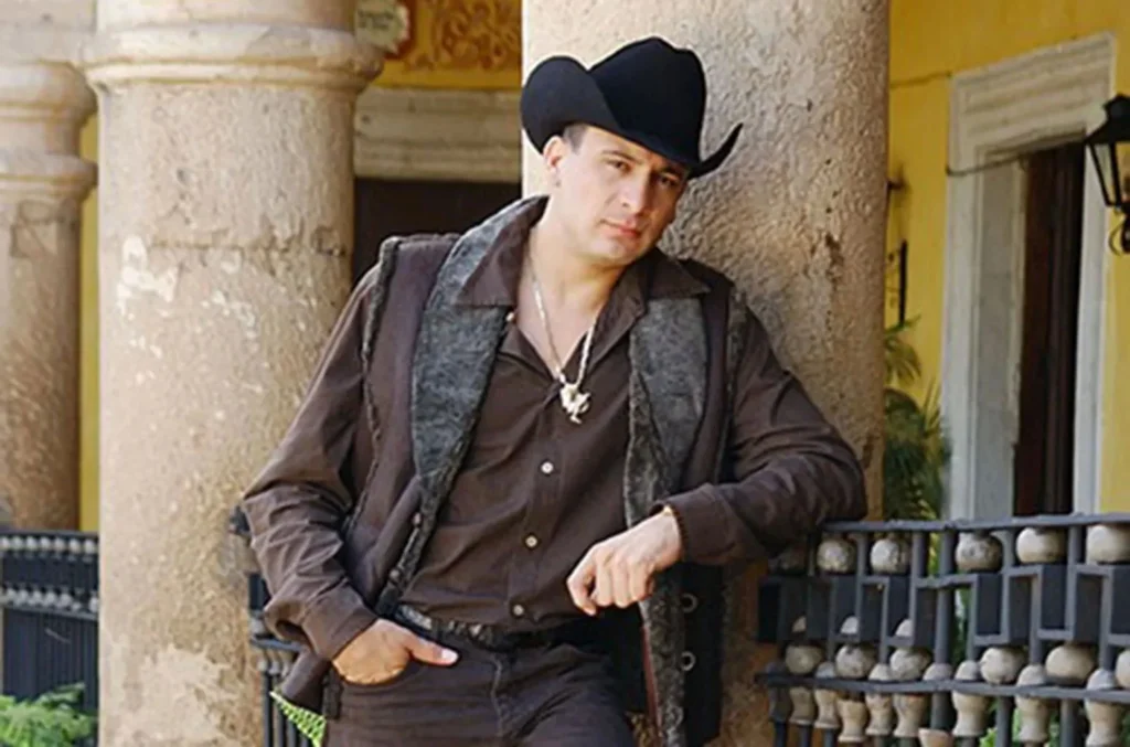 valentin-elizalde-cr-fonovisa-records-espanol-2023-billboard-1548-mm9hm5P0t thumbnail