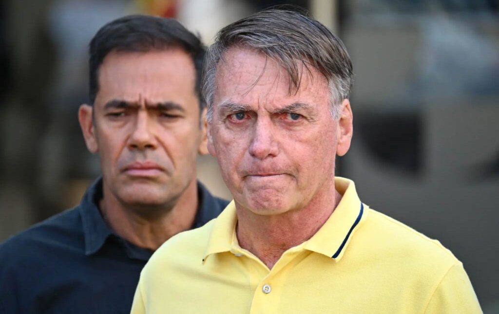 bolsonaro-HaLrAjWaI thumbnail